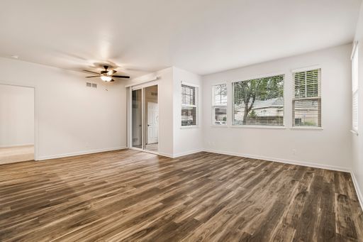 Sterling Oaks Signature | Renovated 2 Bedroom 2 Bathroom Luxury Apartment – photo 1