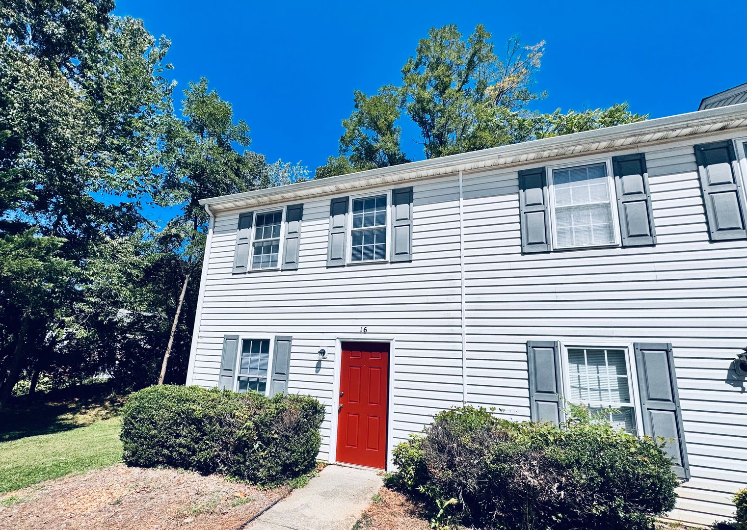 Lynchburg Apartment: Meadows Court 12-19,21-23