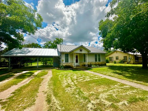 3 Bed 1 Bath Rental at 2905 Nichols, Kerrville, TX – photo 1