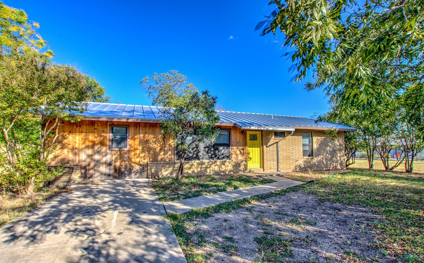 Kerrville House: 711 Center Street