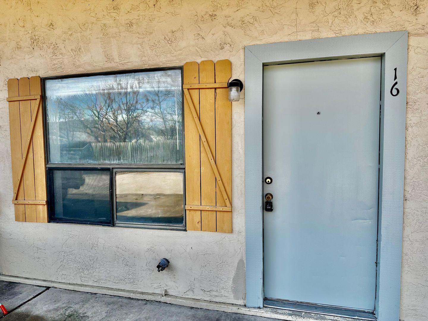 Kerrville Apartment: 1128 East Main