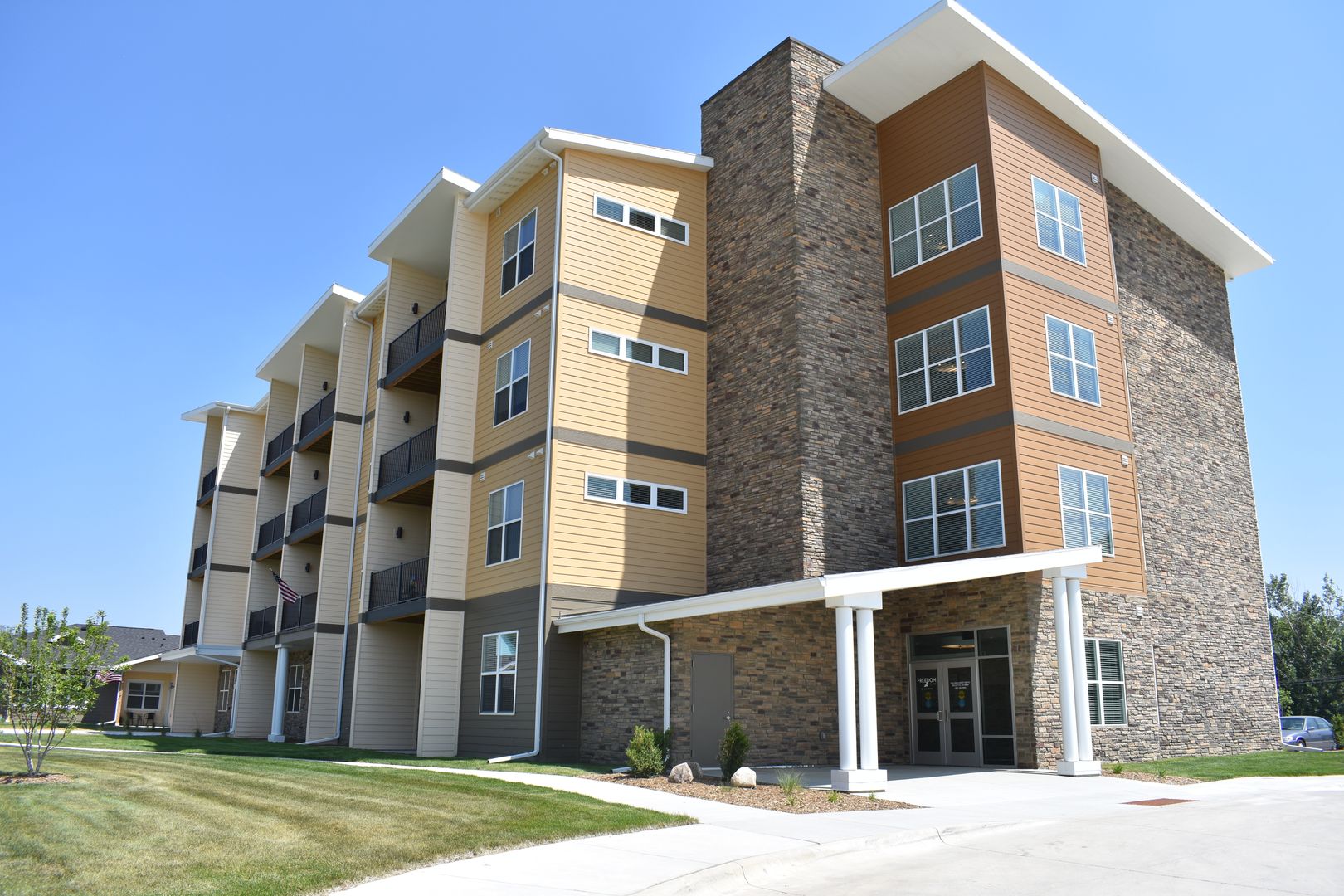 Bellevue Apartment: 1821 Hillcrest Drive