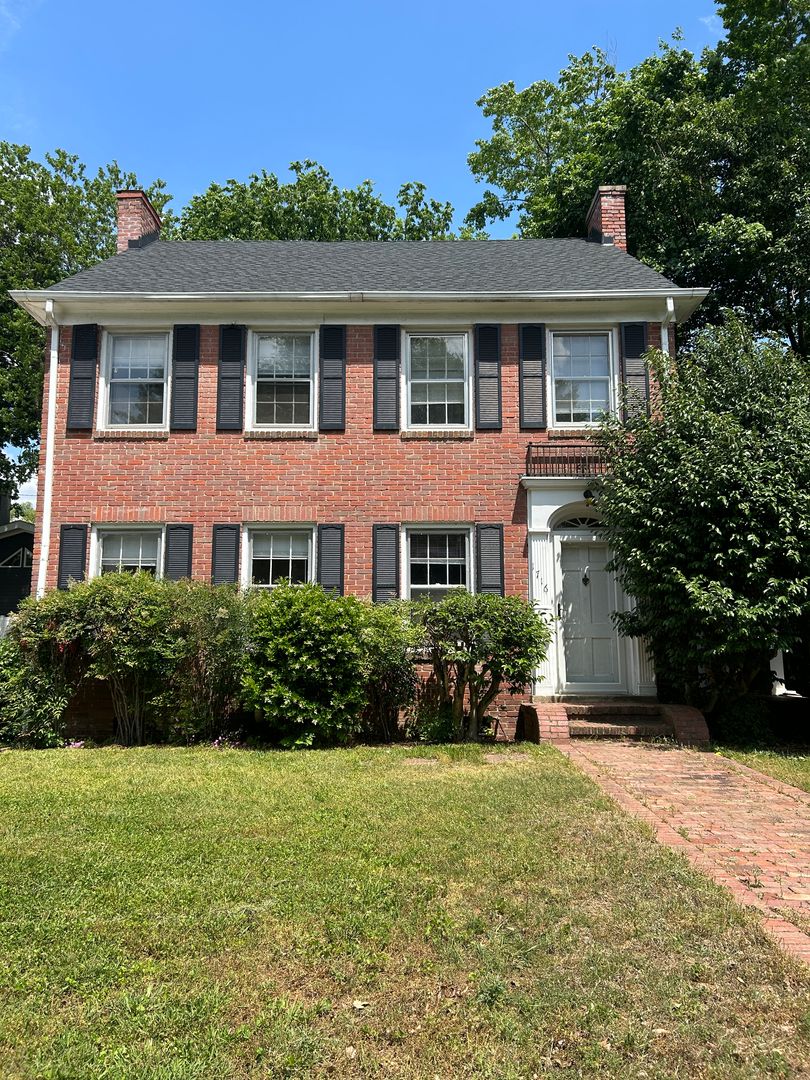 Raleigh House: 1716 Scales St