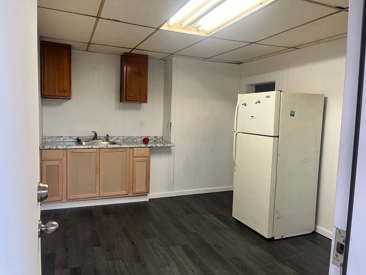 Butler Apartment: 109 Hansen Ave