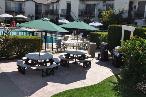 2 bedroom 1.5 bath upstairs apartment, updated unit
