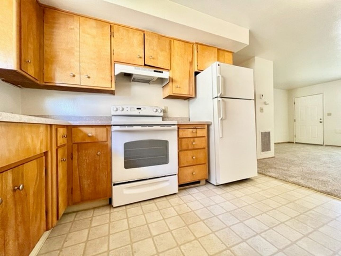 Chico Apartment: 1544 Laburnum Ave