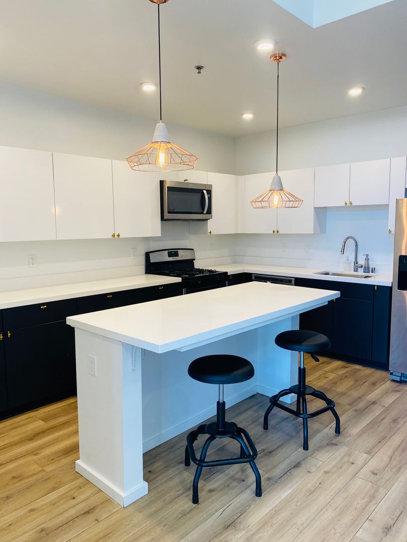 Chico Apartment: 1033 W 5th Street