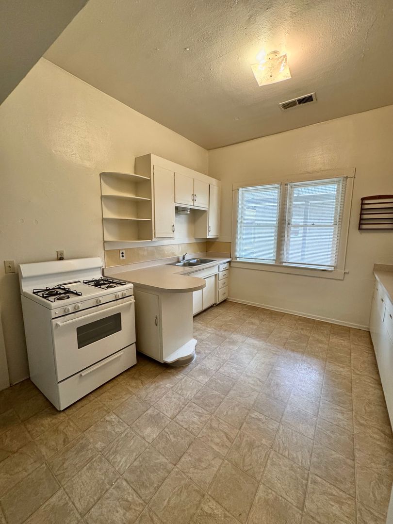 Chico Apartment: 721 W 3rd Street