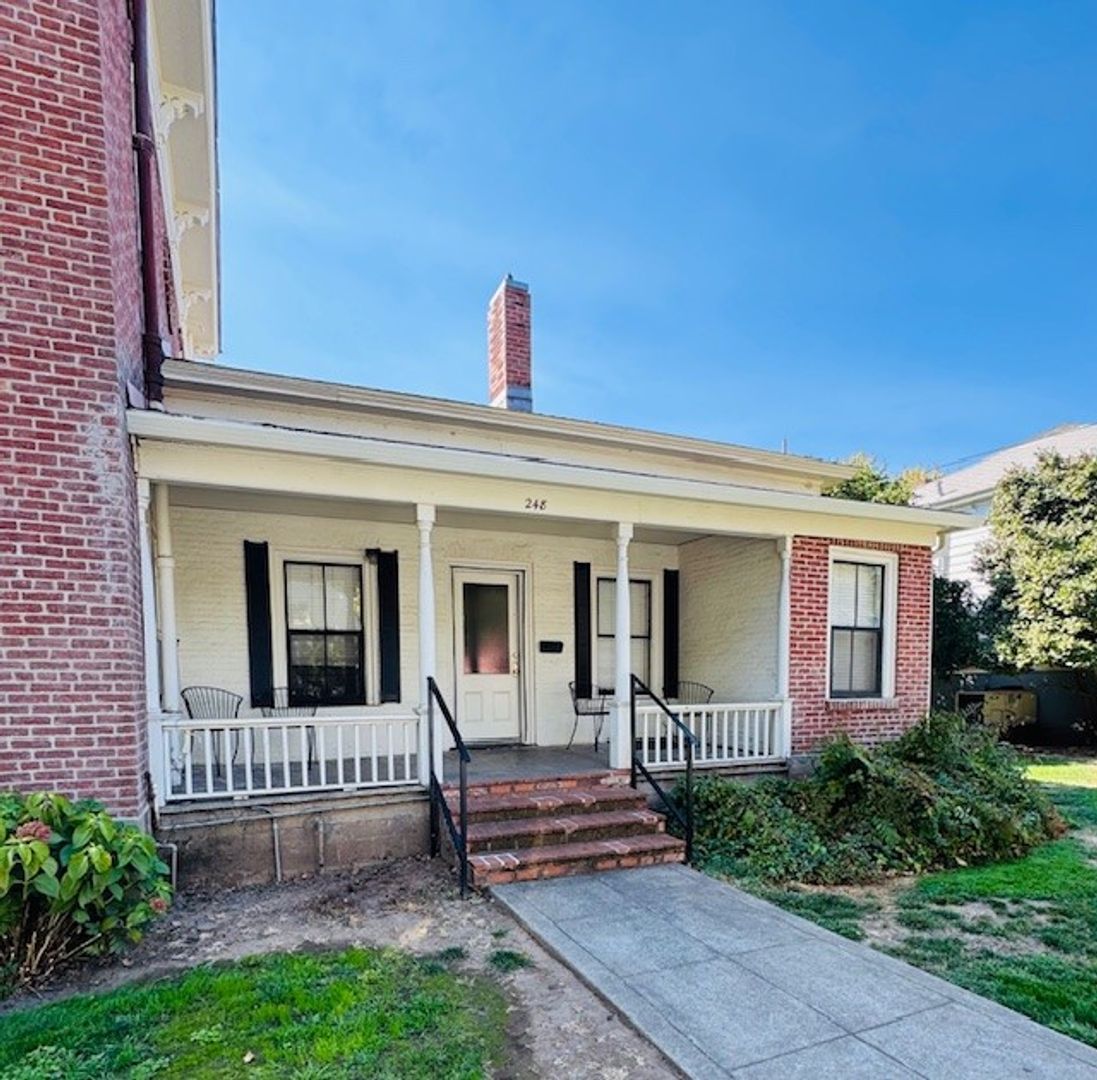 Chico Apartment: 702 W 3rd Street