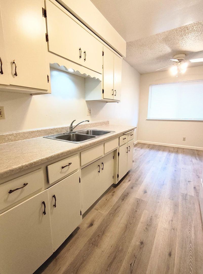 Chico Apartment: 2 Ralland Circle