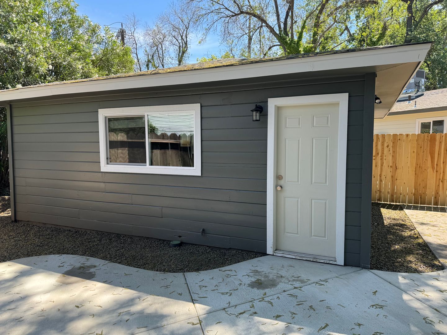 Chico Apartment: 1048 Warner Ave