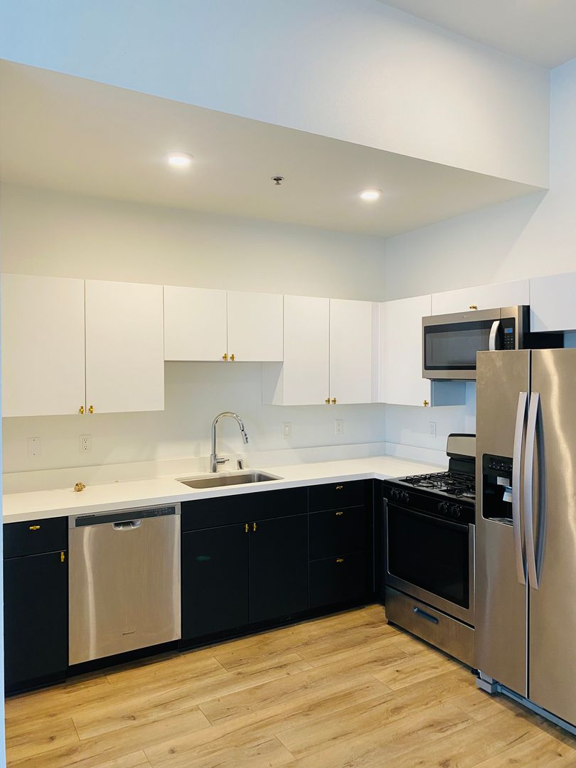 Chico Apartment: 1033 W 5th Street