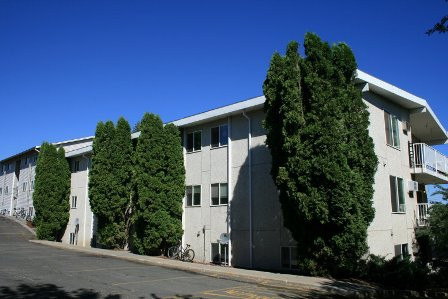 Moscow Apartment: 215 E Henley St.