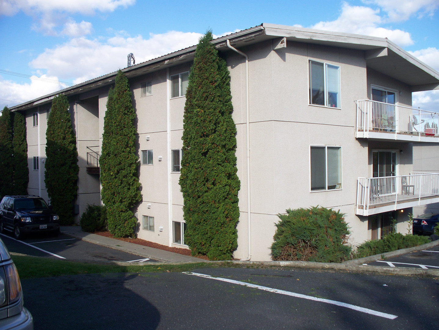 Moscow Apartment: 201 W Taylor Ave.
