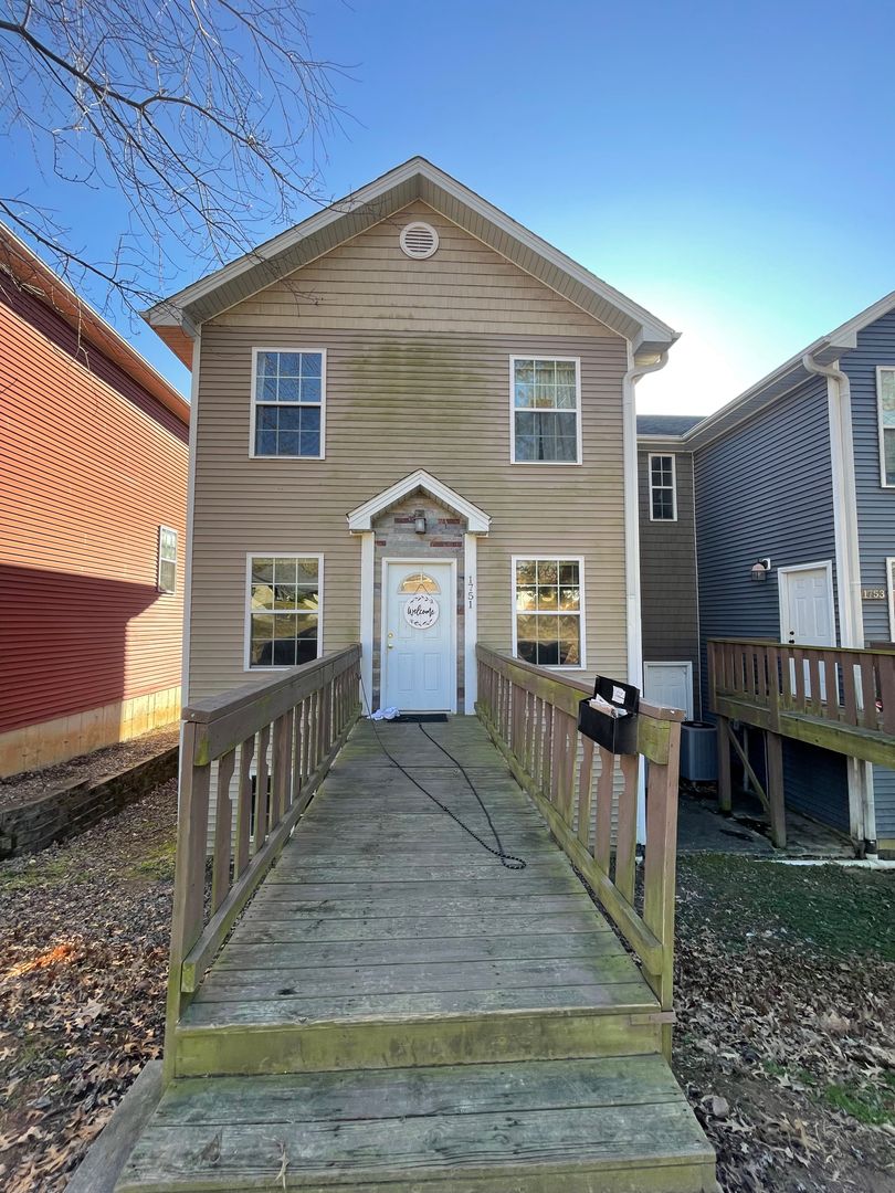 Cape Girardeau Apartment: 1733-1751 Pemiscot Street