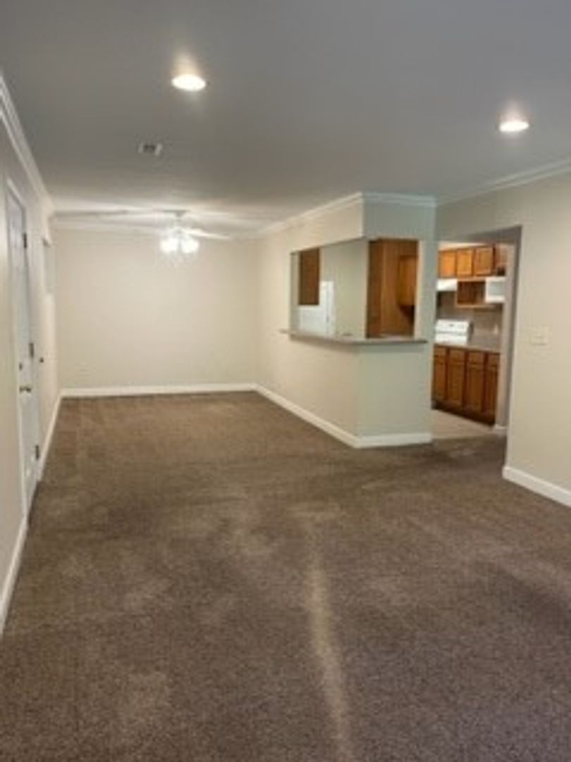 Cape Girardeau Apartment: 2037-2097 Pear Tree Court