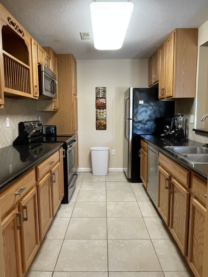 Cape Girardeau Apartment: 2037-2097 Pear Tree Court