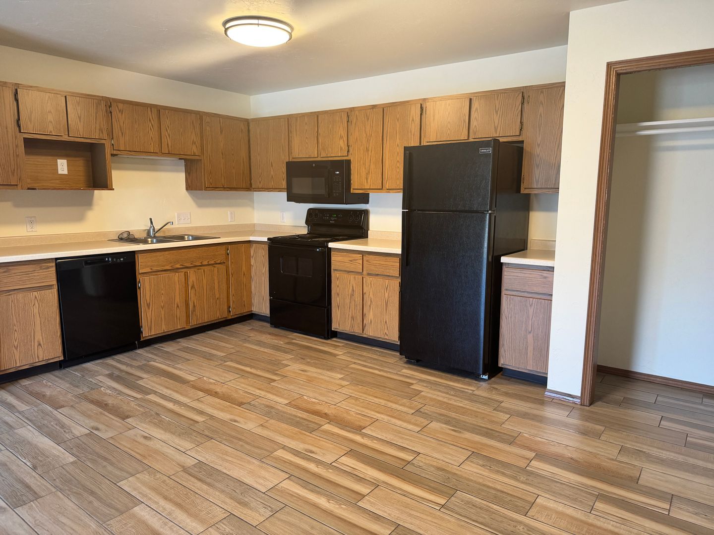 Brillion Apartment: 700 Fairway Dr.