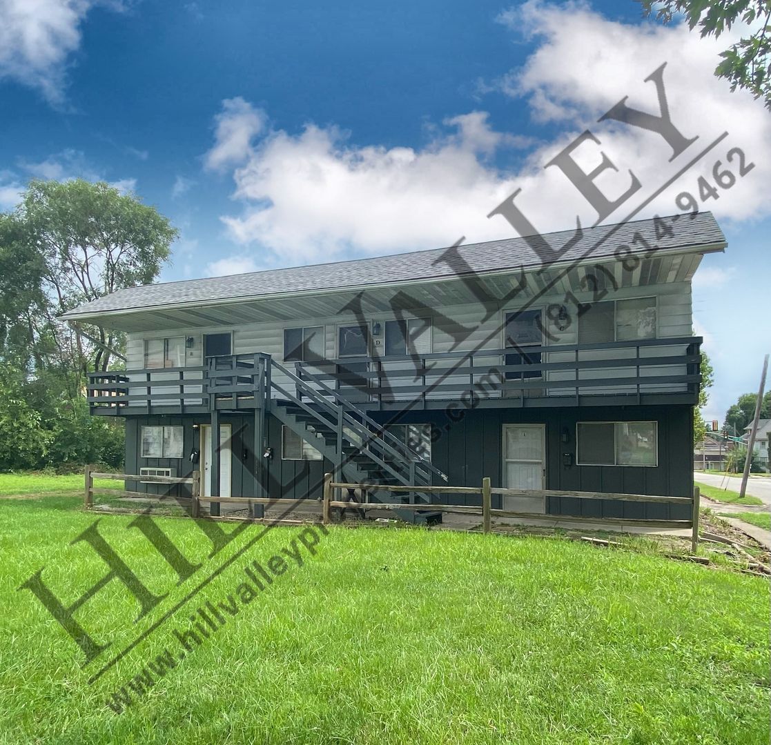 Terre Haute Apartment: 1028 S Center St