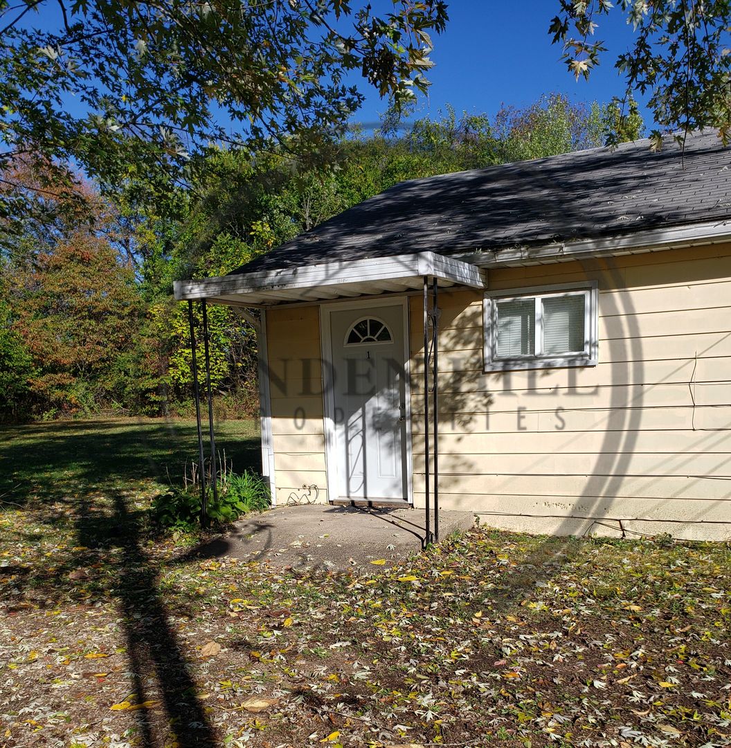 Terre Haute Apartment: 2310 E Florence Ave