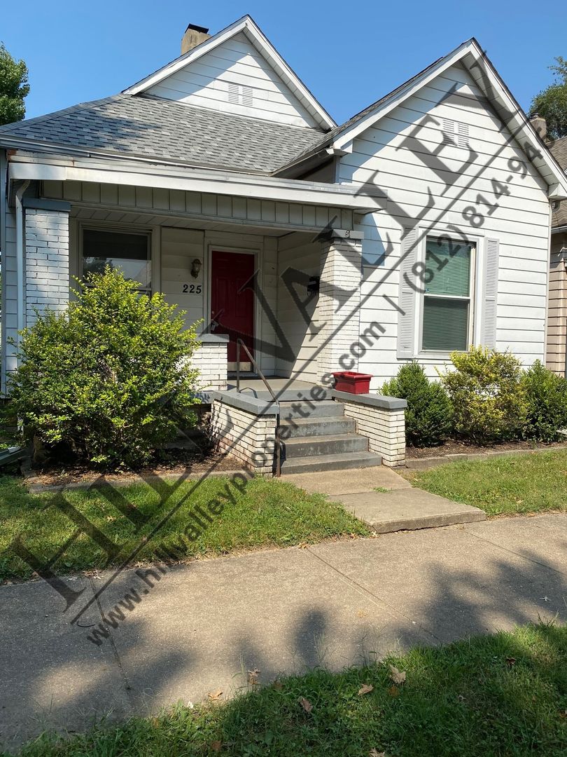 Terre Haute House: 225 S 17th St