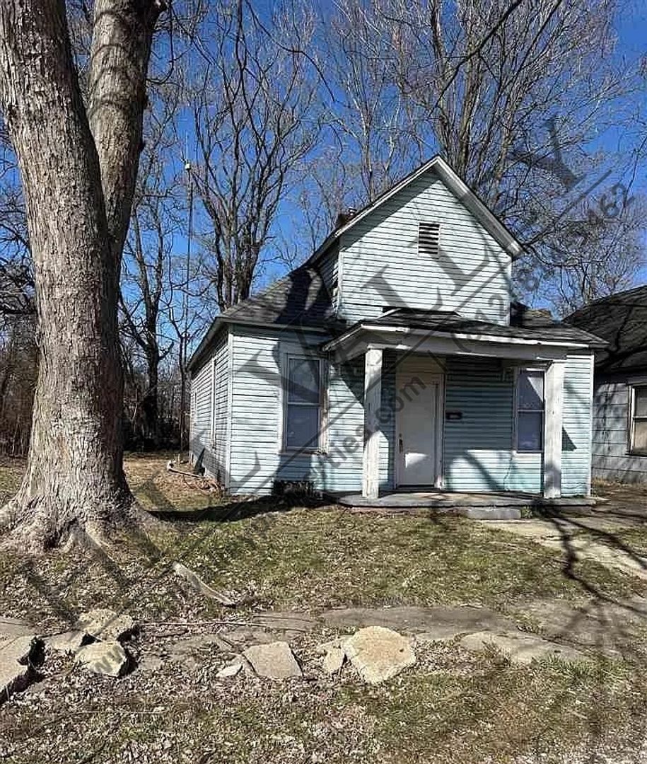 Terre Haute House: 1416 Beech St