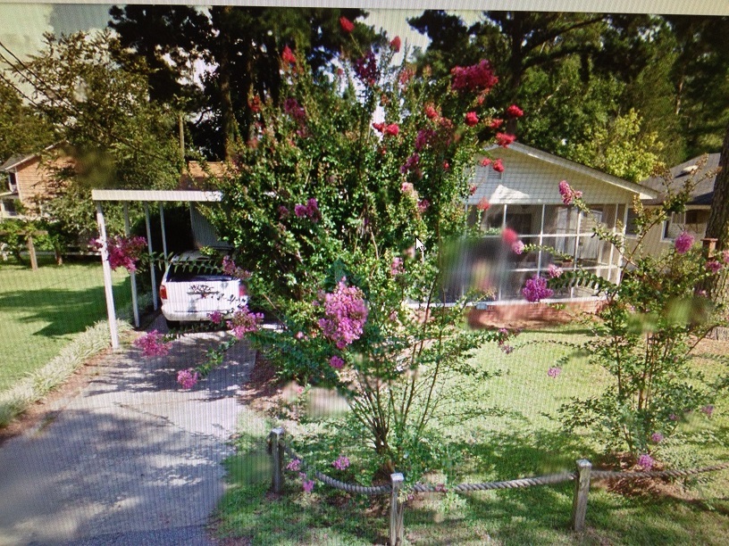 White Lake House: 86 Azalea Lane