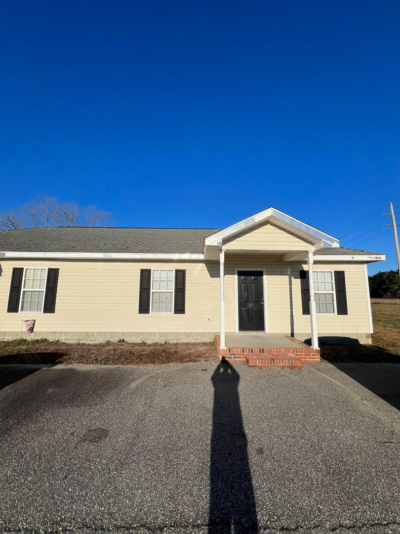 Whiteville Apartment: New Britton Hwy East
