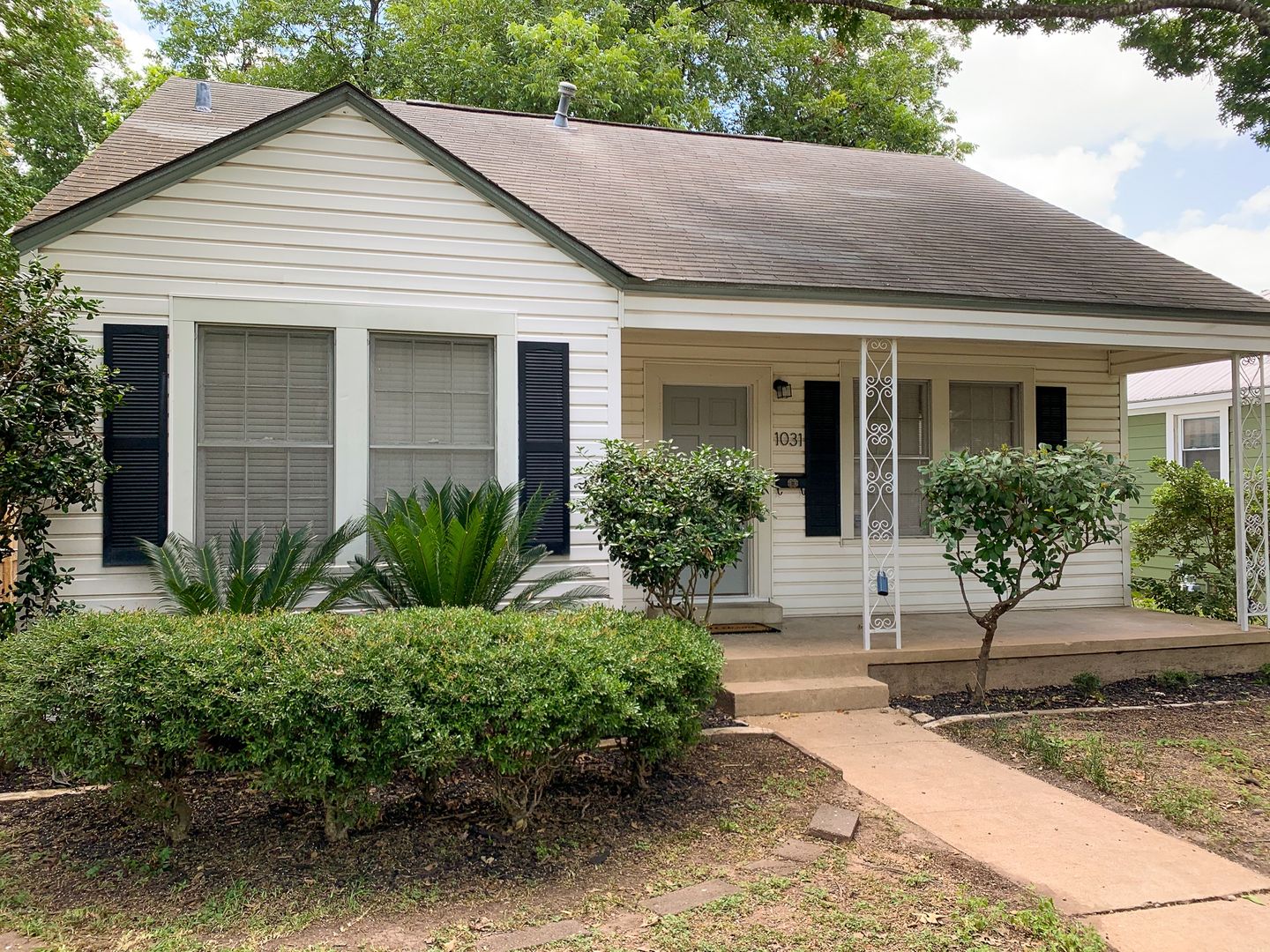 Austin House: 1031 East 44th Street