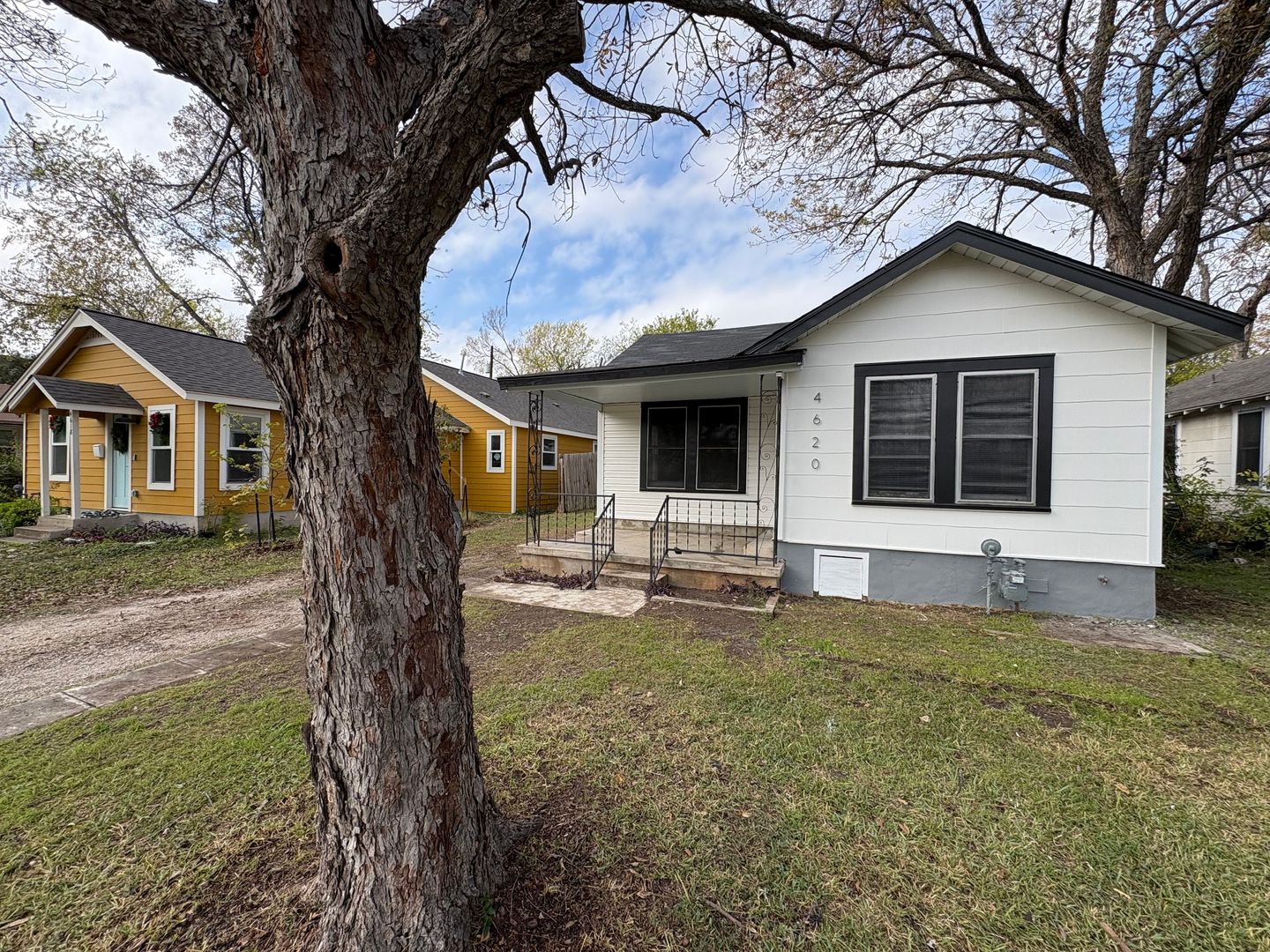 Austin House: 4620 Bennett Avenue