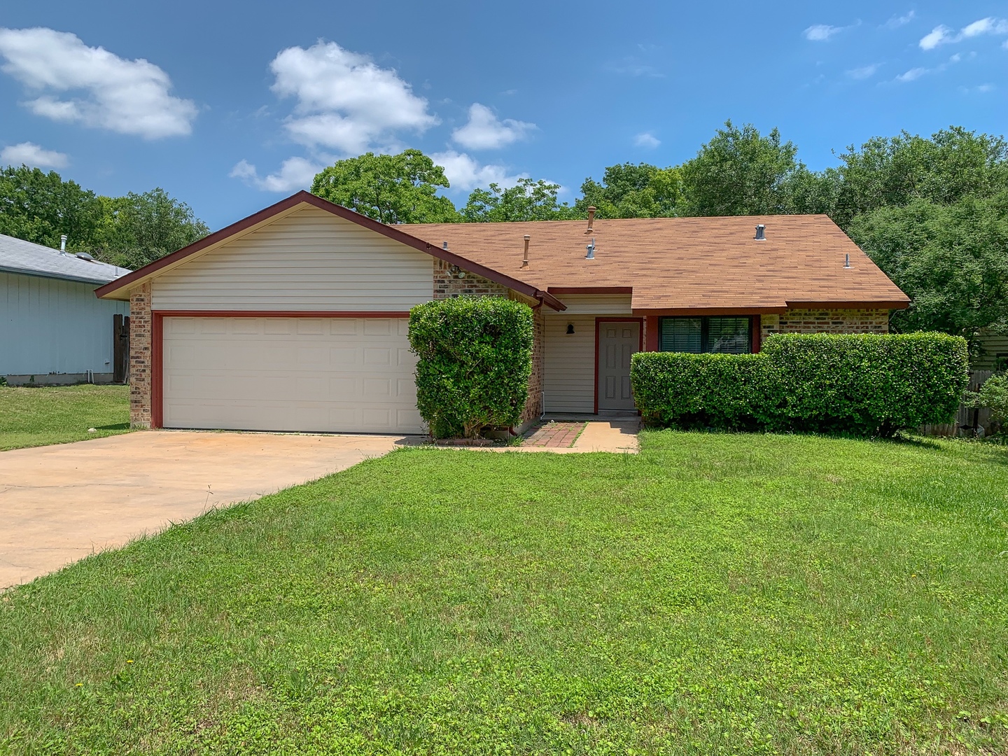 Austin House: 1604 Holstein Dr