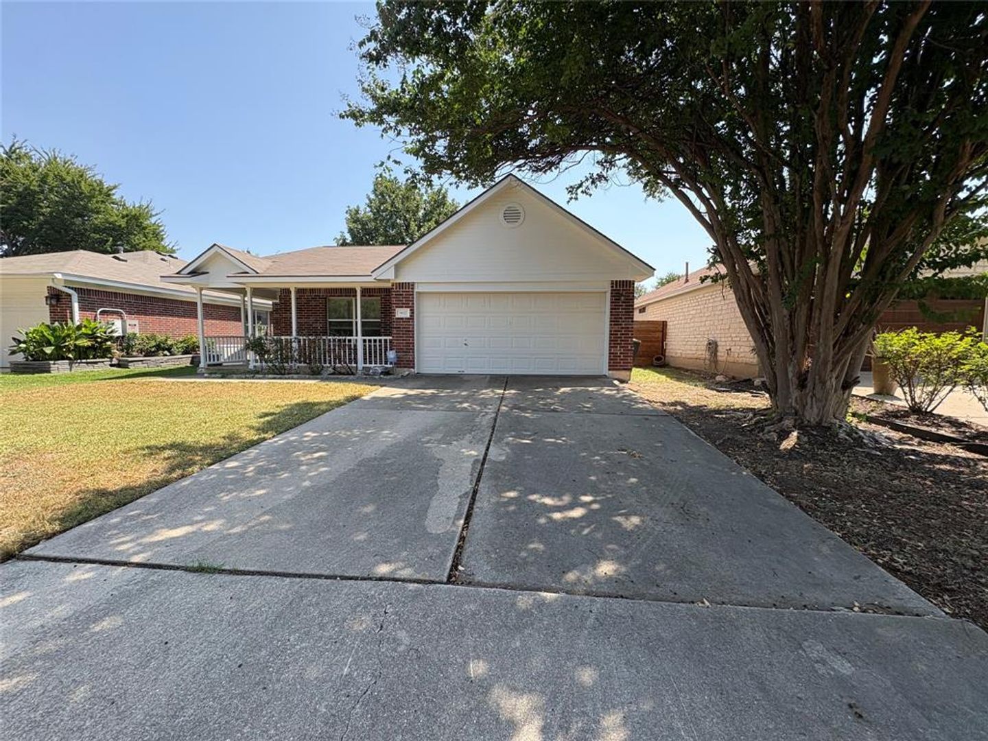 Austin House: 9617 Copper Creek - -