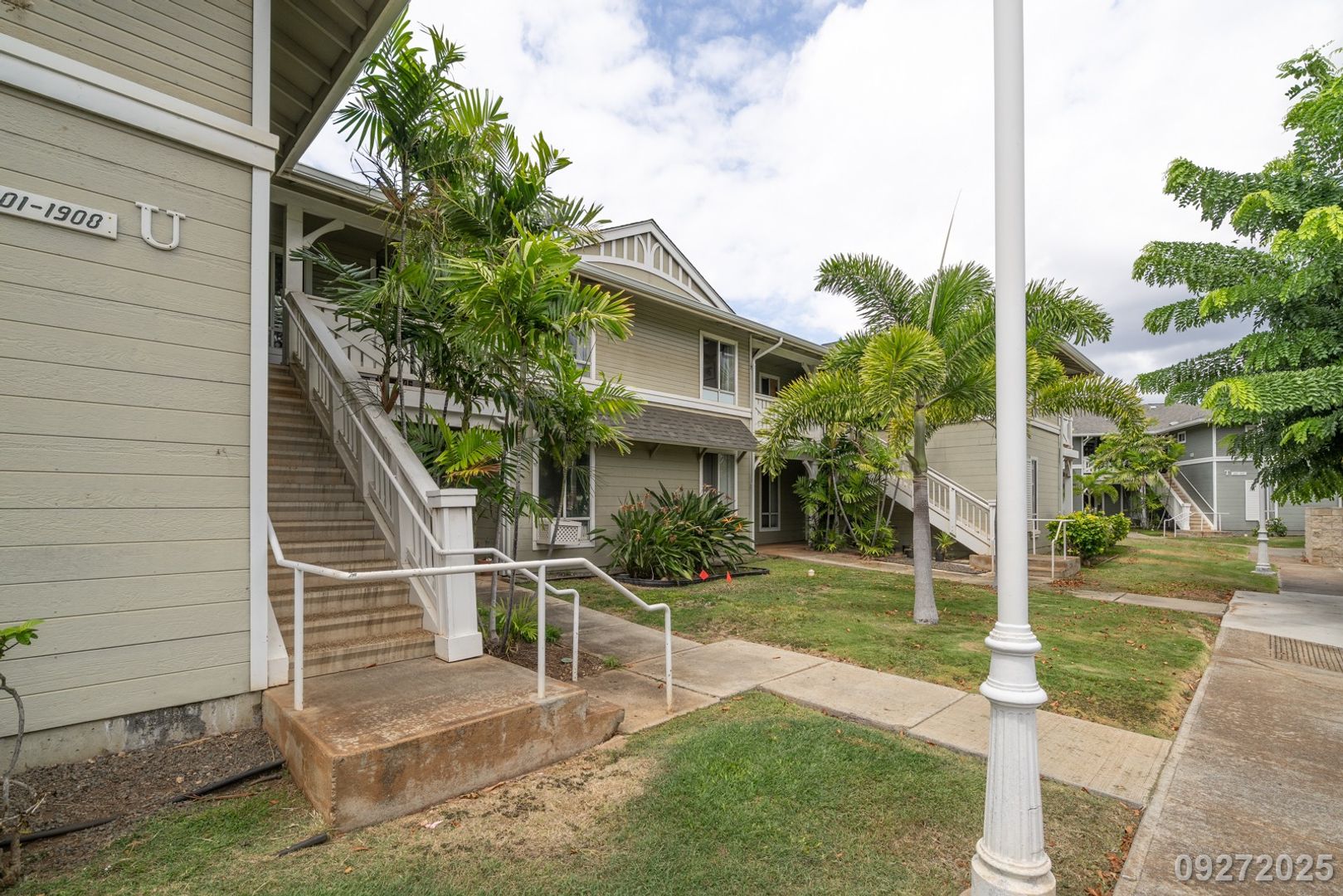 $3,100 / 2br - 953ft2 - Charming and updated 2BR/2BA/2PKG townhome unit in Kekuilani Villas (Kapolei)