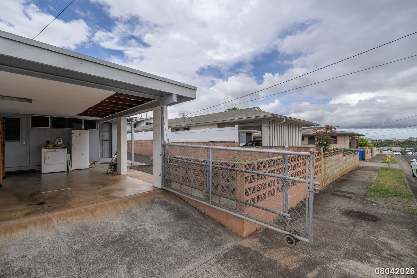 Waipahu House: 94-1167 Kahuahale St