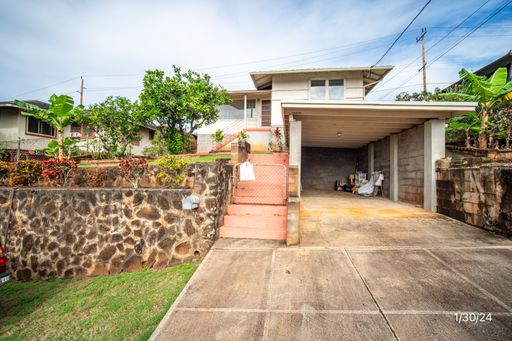 Rarely Available 4 BD/2 BA Home in Aiea – photo 1
