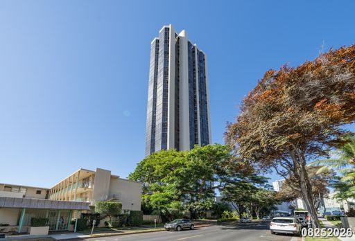 $2400 / 1BR • 1BA • 1 Parking – Hale Kaheka Condo | Available Now! – photo 1