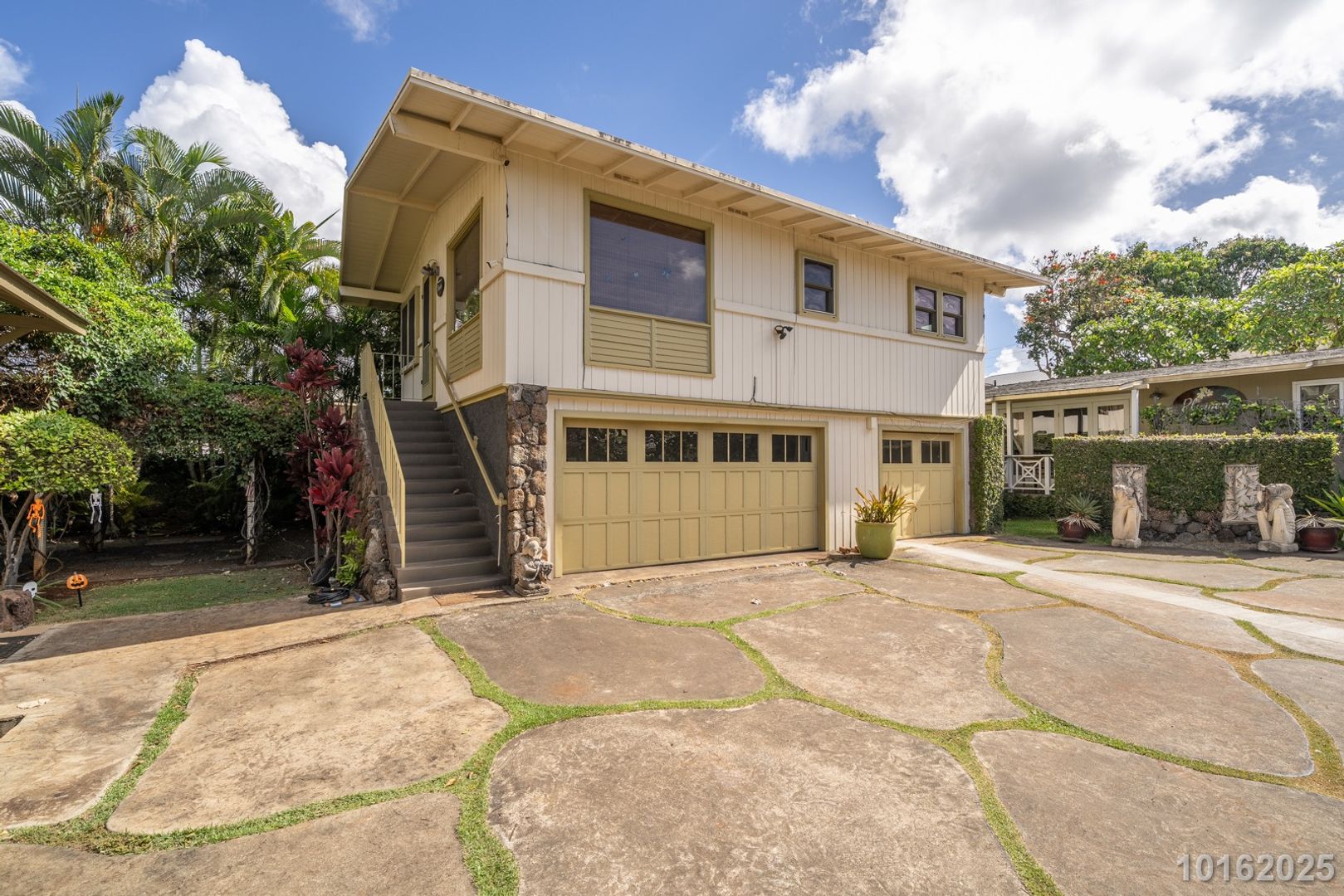 $4,000 / 2BR - 768 ft² – Fully Furnished Single-Family Home | Na Pua Lani (Kaimuki)