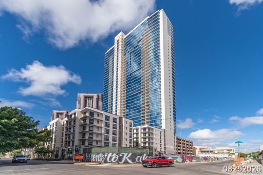 $3000 / 1-bdrm, 1-bath, 1-parking at Keauhou Place in Kaka'ako – photo 1