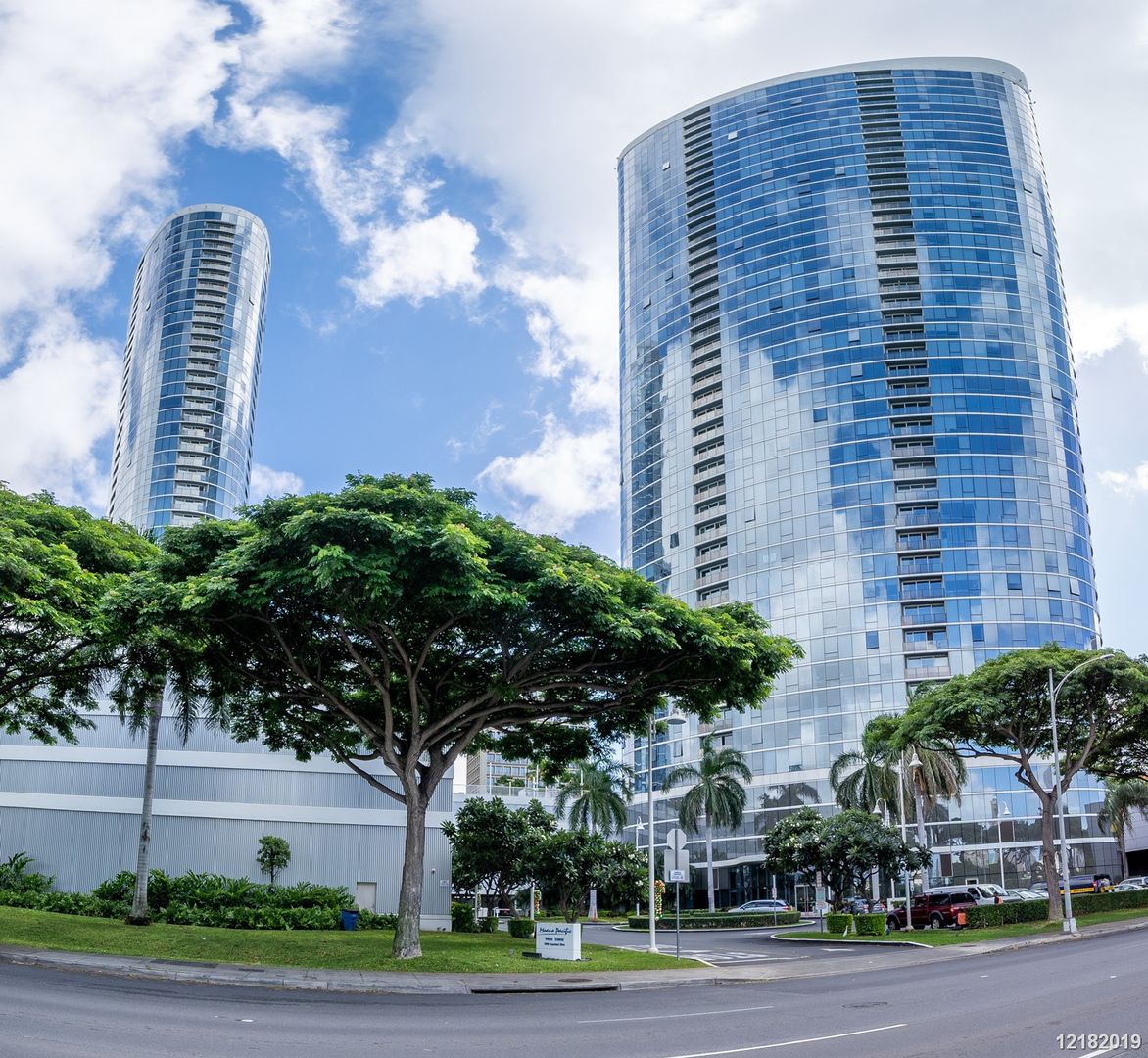 Honolulu Condo: 1296 Kapiolani Blvd #1707