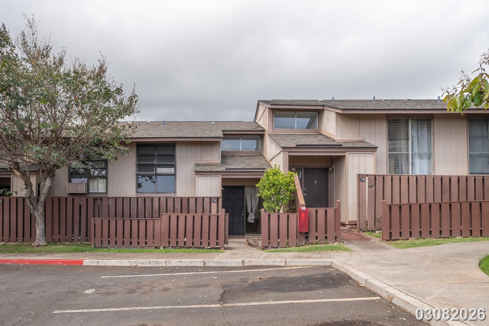 Kapolei House: 92-1046 Kanehoa Lp. #79