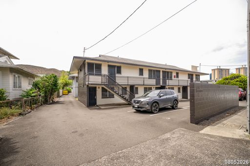 $2,150 / 2br - 2bd 1ba apartment in Nuuanu Gardens – photo 1