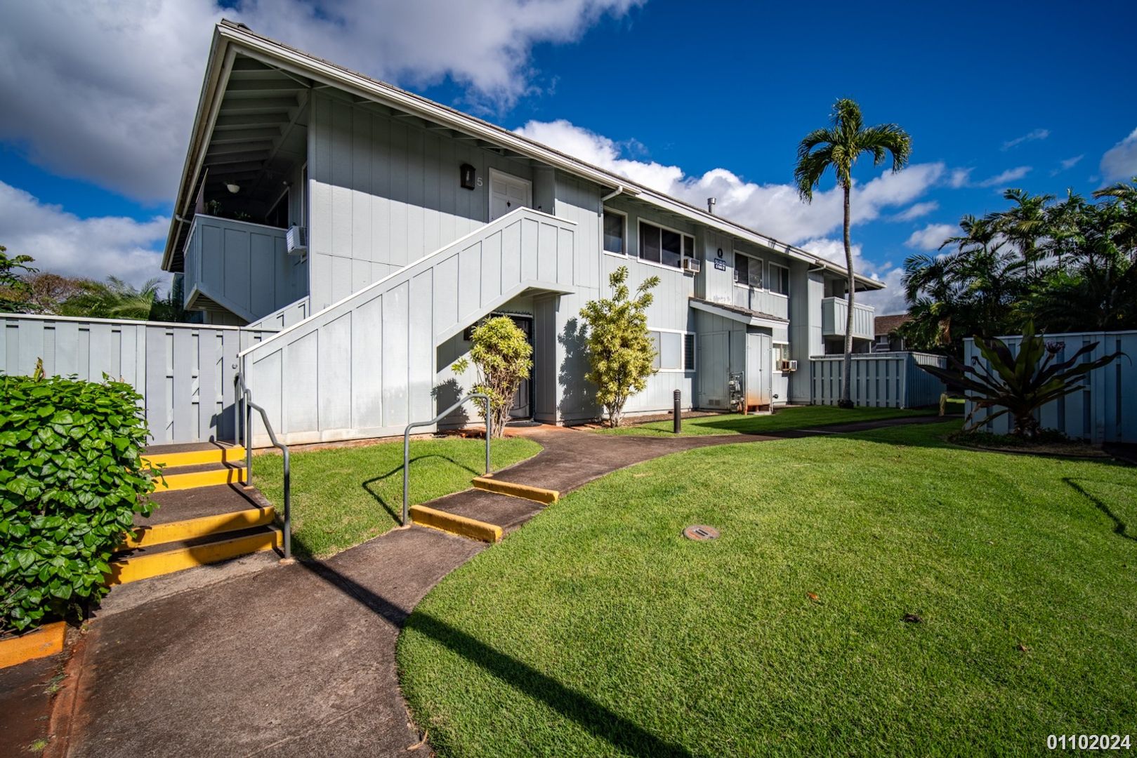 Waipahu Townhome: 94-1040 Paha Pl #Q8