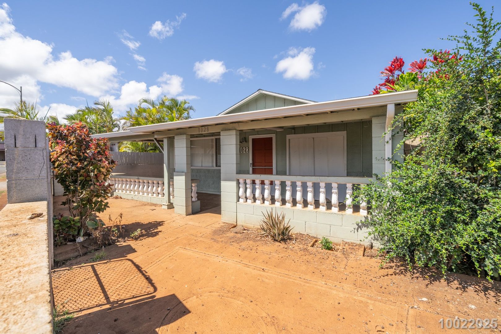 $3300 / 4 Bed /2 Bath / 2 Parking IN PEARL CITY