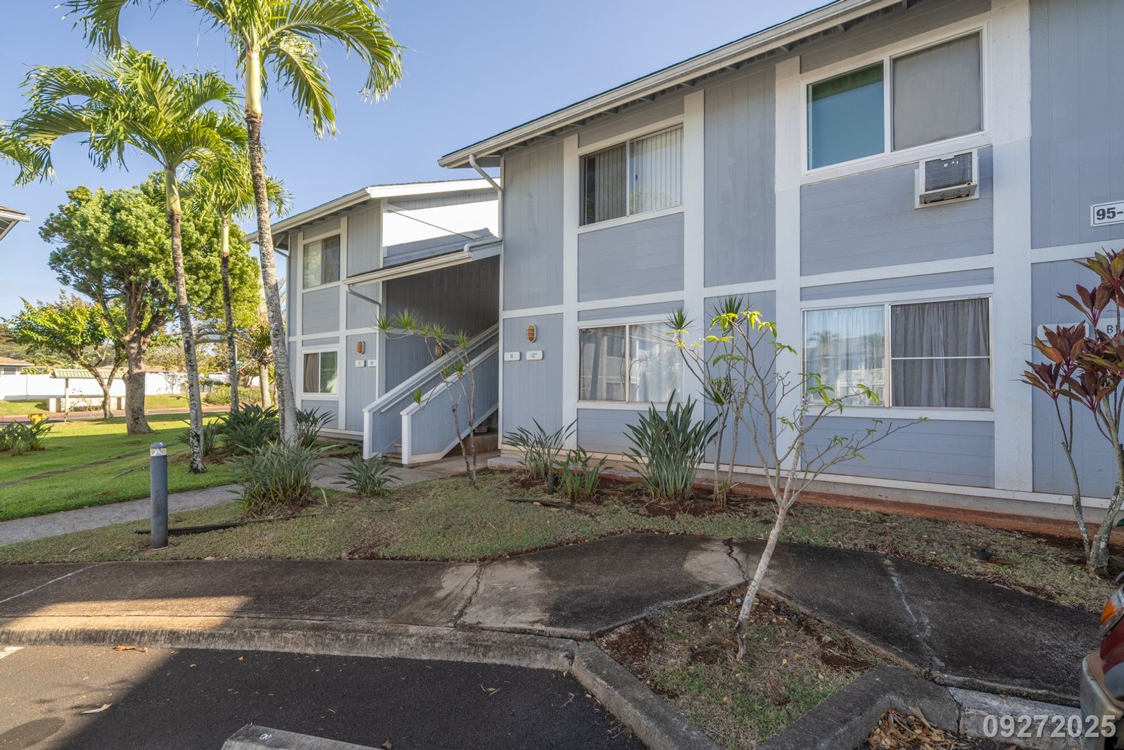 Mililani Condo: 95-1043 Ainamakua Dr #11