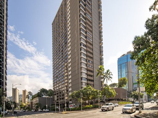 1 Bd 1 Ba 1 prk - 255 Nuuanu #E611 - $2400 – photo 1
