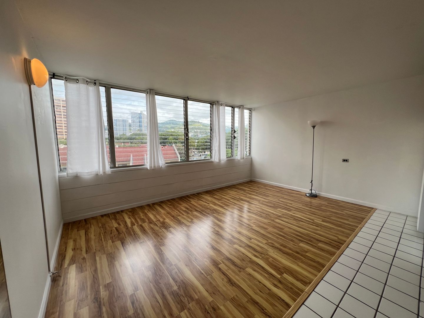 Honolulu Condo: 1650 Kanunu St. #514