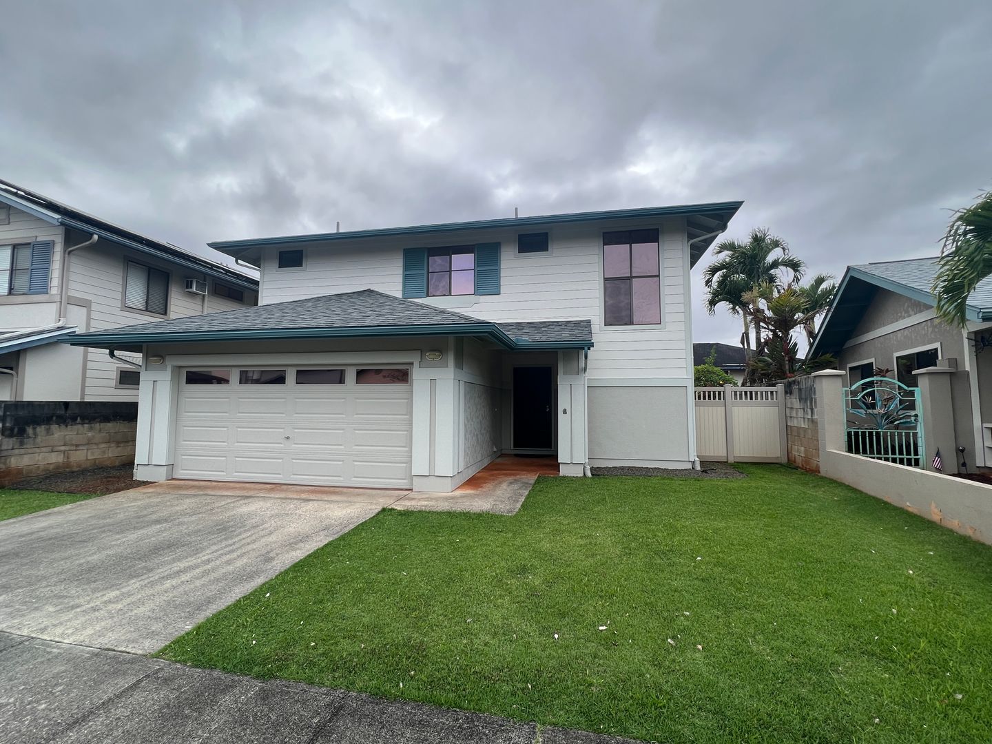 Mililani House: 95-208 Mahelu Pl.