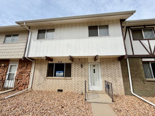 Fully Remodeled 4 Bedroom Townhome in Greeley! – photo 1