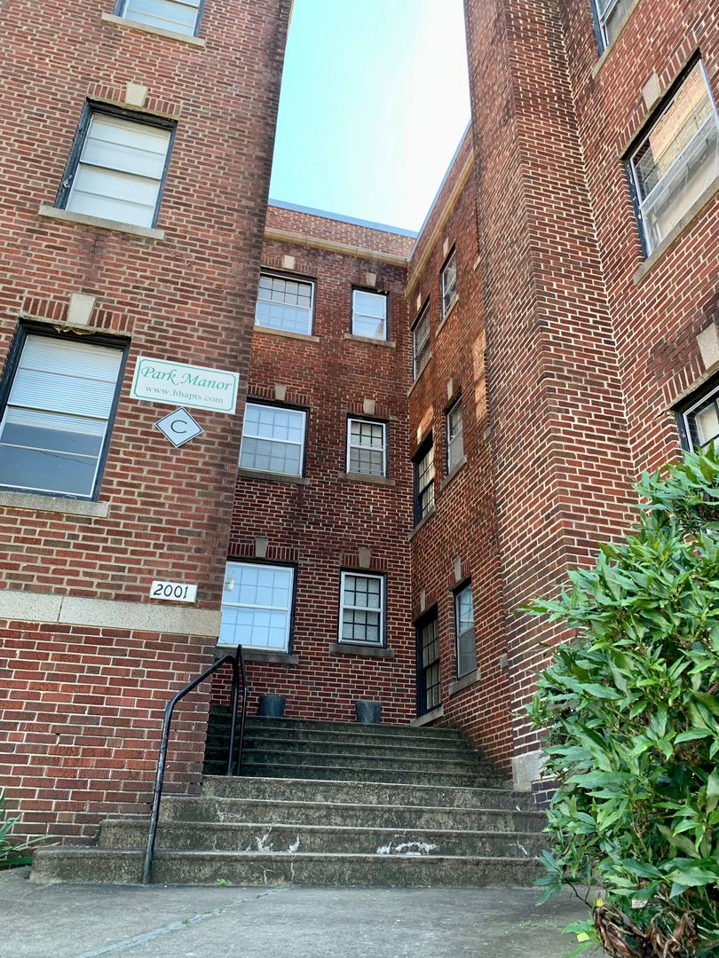 Birmingham Apartment: 1301 20th Street South
