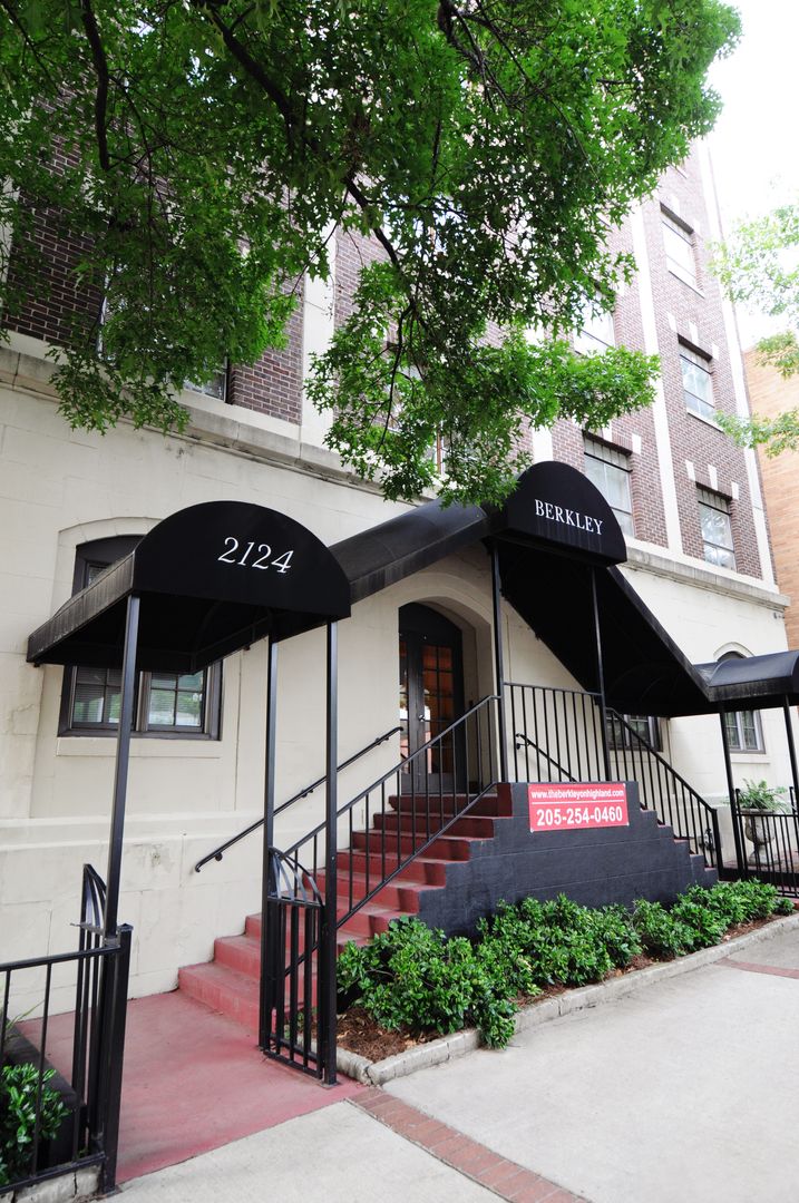 Birmingham Apartment: 2124 Highland Ave South